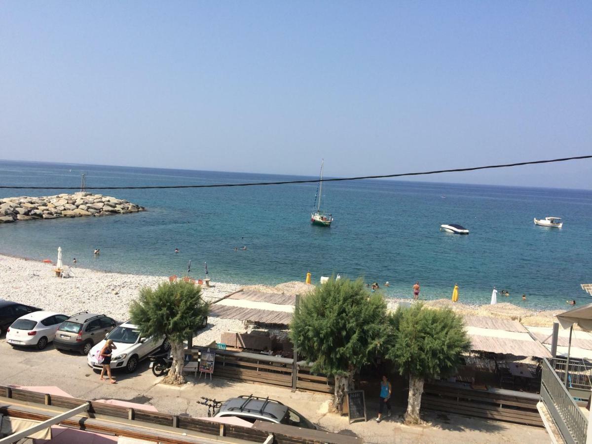 Ferienwohnung Agali 1 Mesonet In Front Of The Sea Akrogiali Exterior foto